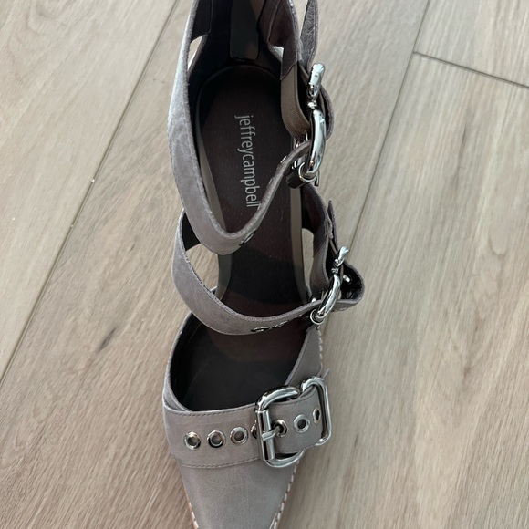 Jeffrey Campbell Hendrix - Picture 7 of 8